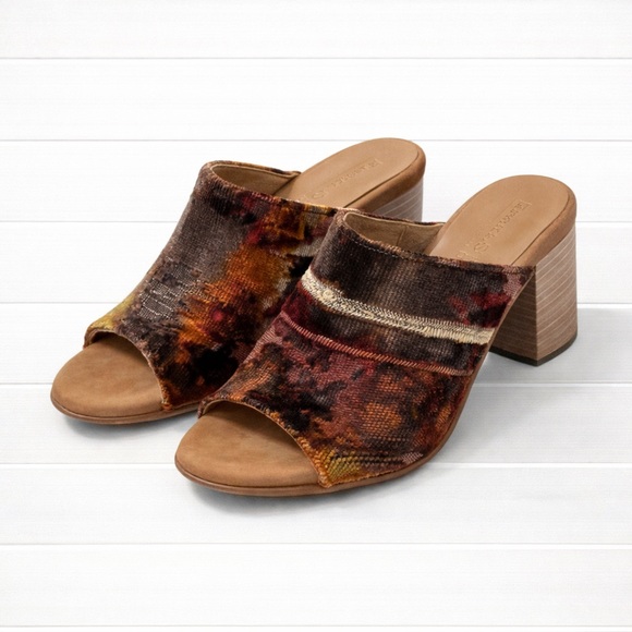 ITALIAN “Firenze Studio” Velvet & Leather Mule Heels Size 8 Block Heel - Picture 2 of 12